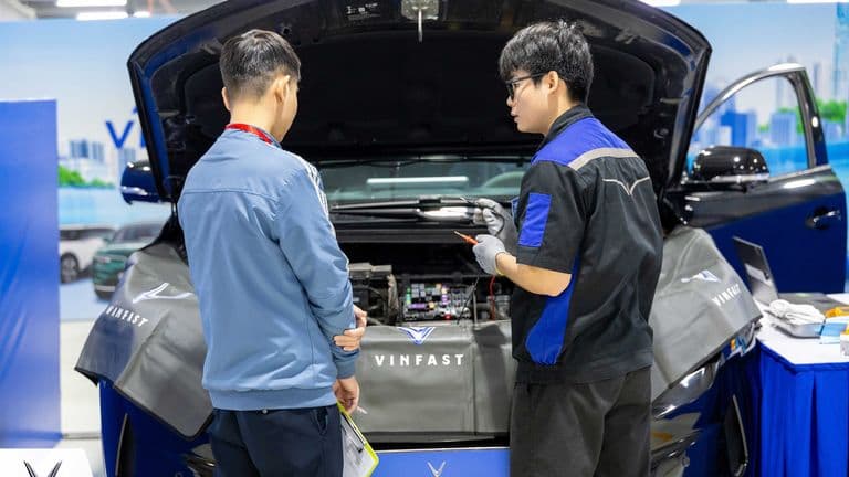 Xưởng dịch vụ phủ kín như “Wi-Fi toàn quốc”, chủ xe VinFast yên tâm trên mọi cung đường
