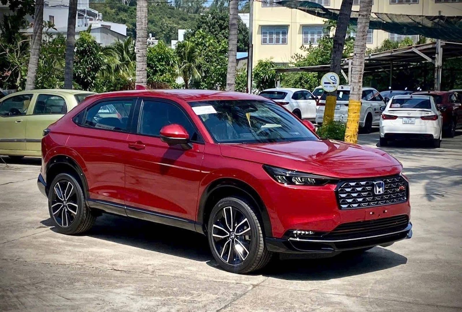 Vì sao Honda HR-V hybrid giảm 34 triệu đồng tại Việt Nam?
