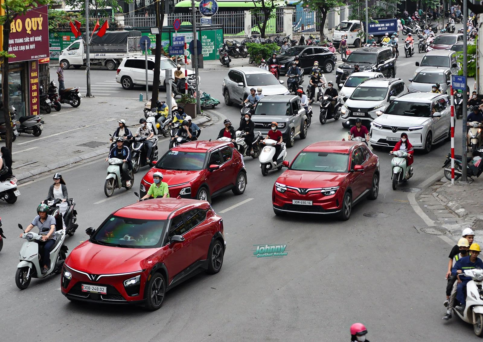 Doanh số Việt Nam tháng 4/2026: VinFast bán gấp 4 lần Toyota