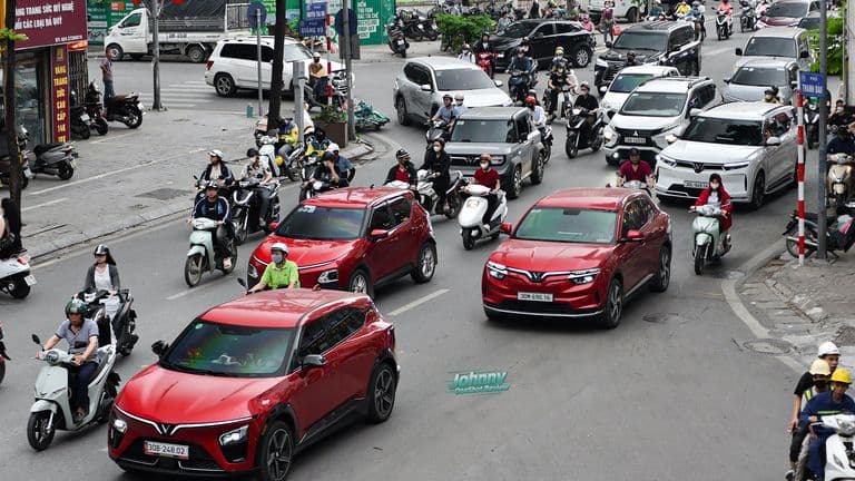 Doanh số Việt Nam tháng 4/2026: VinFast bán gấp 4 lần Toyota