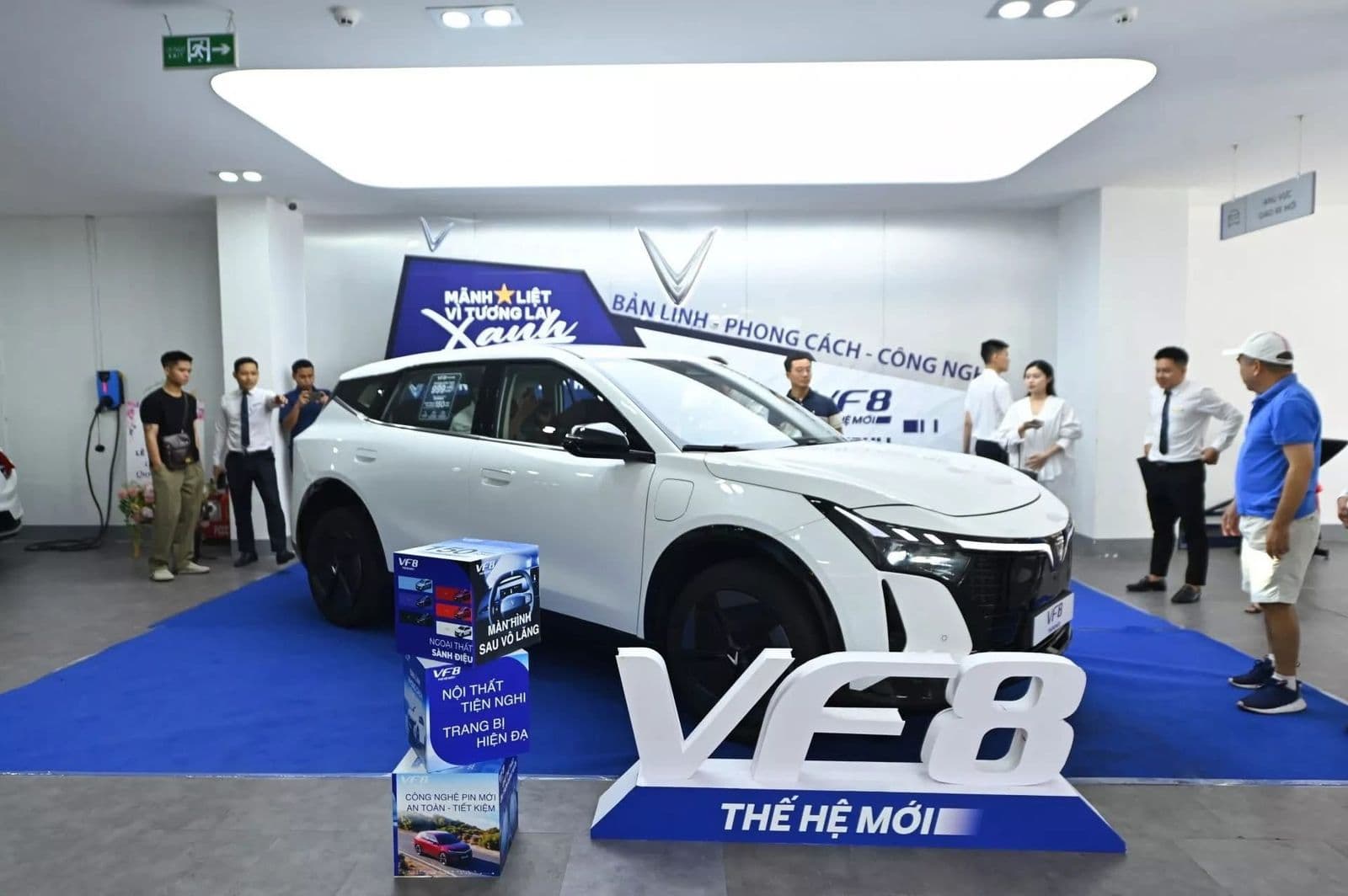 VinFast VF 8 thế hệ mới lập kỷ lục mở bán với 12.728 đơn đặt hàng chỉ sau 8 ngày