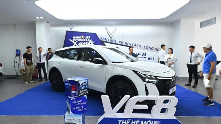VinFast VF 8 thế hệ mới lập kỷ lục mở bán với 12.728 đơn đặt hàng chỉ sau 8 ngày