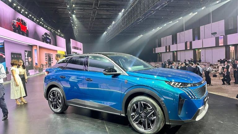 Peugeot 3008 thế hệ mới có giá từ 1,279 tỷ đồng tại Việt Nam