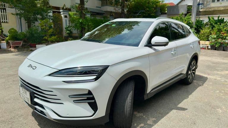 Chơi xe Hybrid hay xe cũ sẽ có lợi hơn về kinh tế?