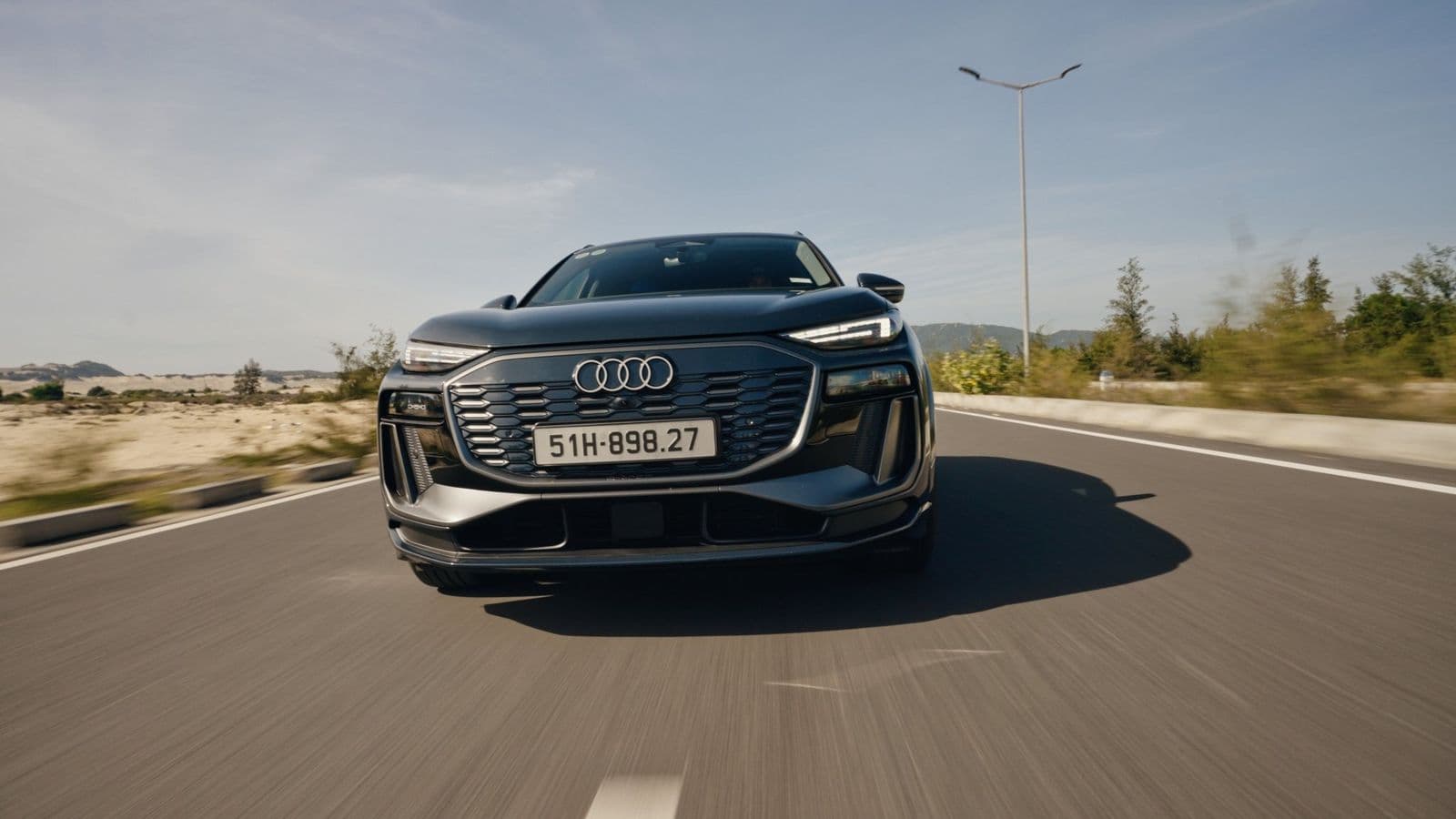 Audi Q6 e-tron 2026- SUV thuần điện hạng sang | 3,2 tỷ đồng