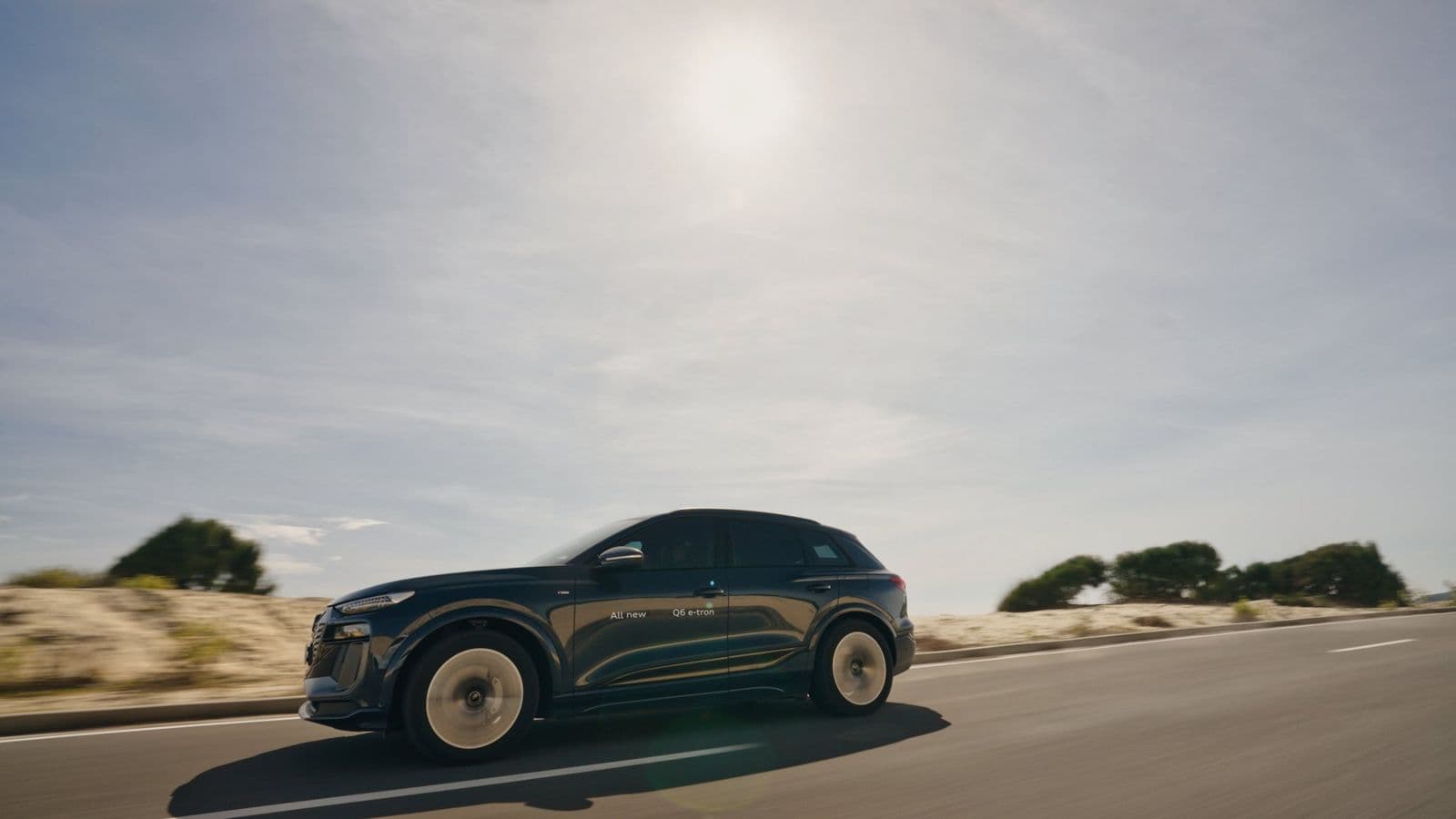 Audi Q6 e-tron 2026- SUV thuần điện hạng sang | 3,2 tỷ đồng