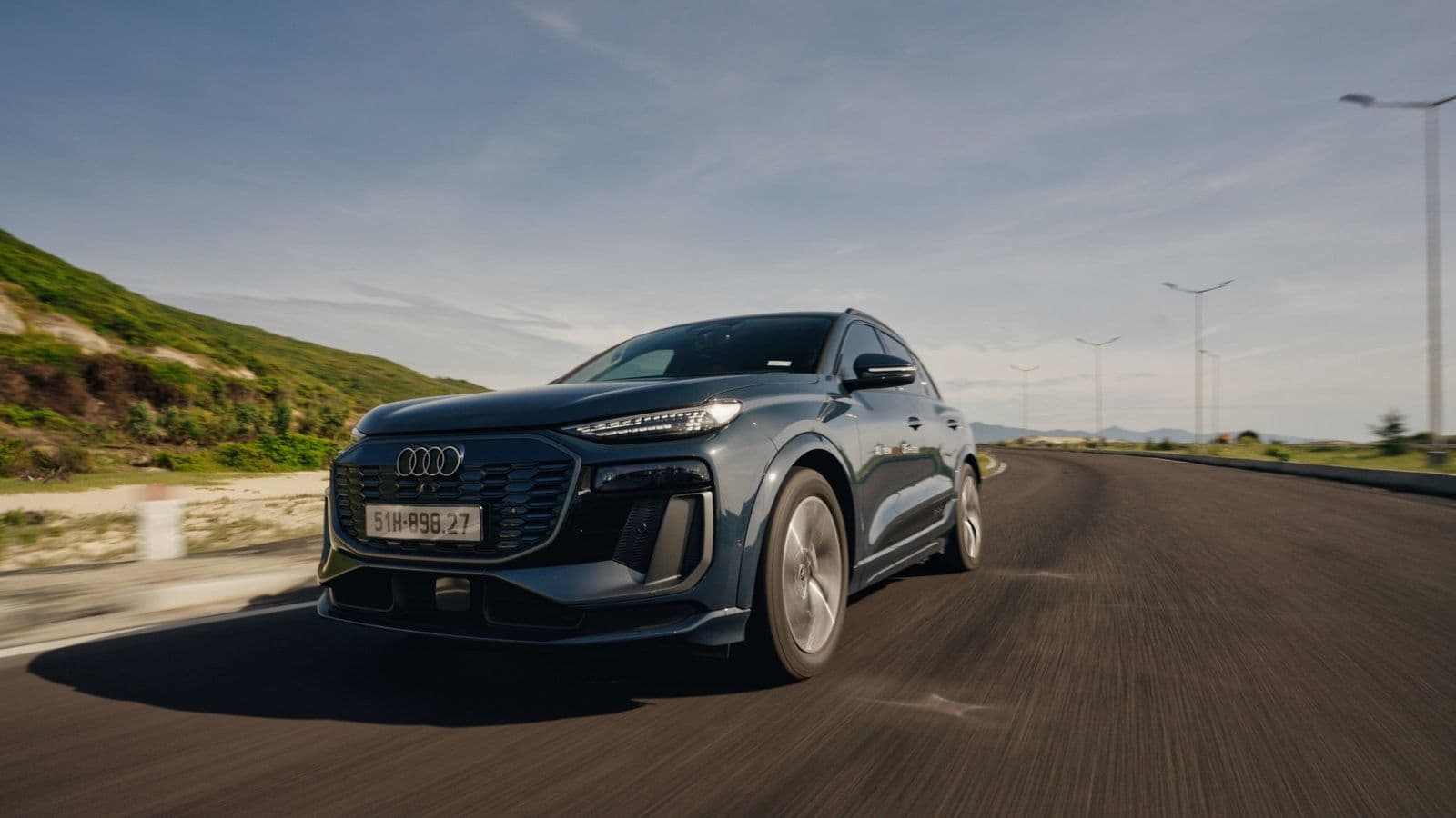 Audi Q6 e-tron 2026- SUV thuần điện hạng sang | 3,2 tỷ đồng