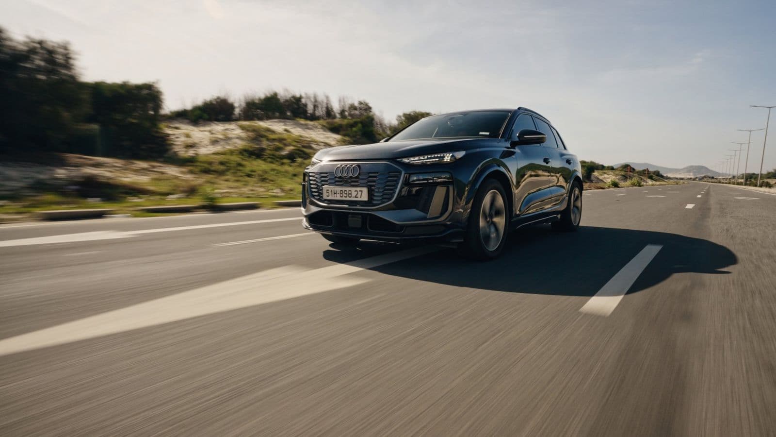 Audi Q6 e-tron 2026- SUV thuần điện hạng sang | 3,2 tỷ đồng