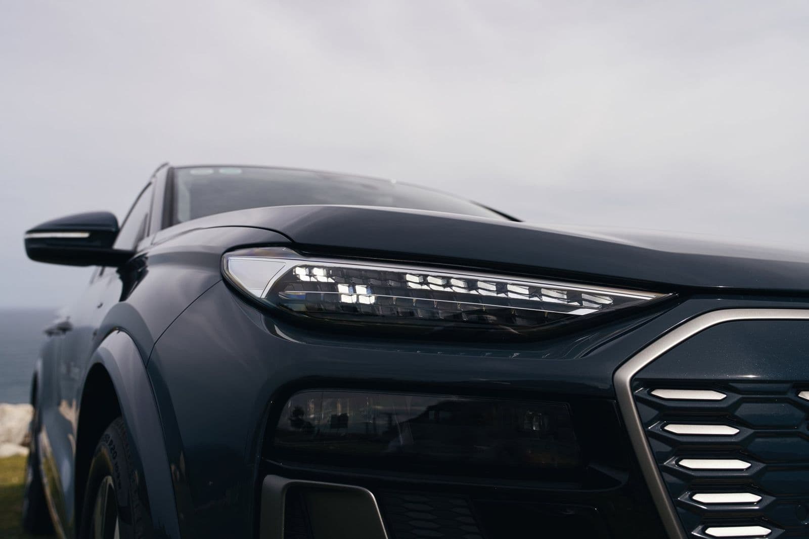 Audi Q6 e-tron 2026- SUV thuần điện hạng sang | 3,2 tỷ đồng