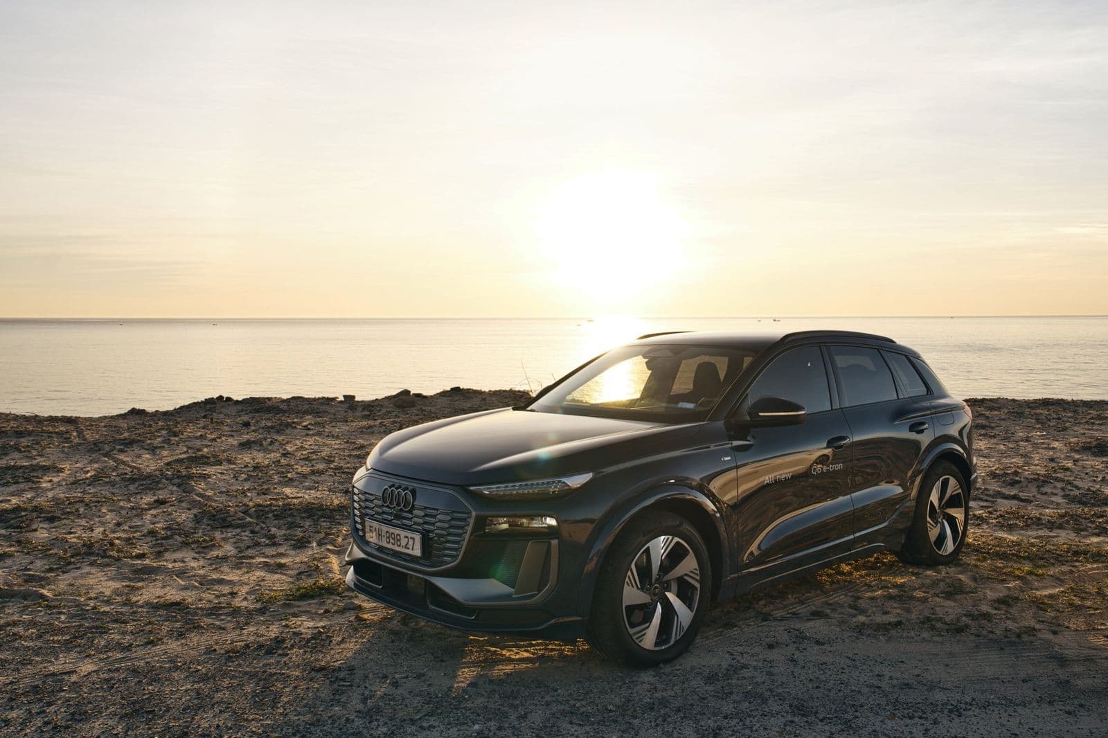 Audi Q6 e-tron 2026- SUV thuần điện hạng sang | 3,2 tỷ đồng