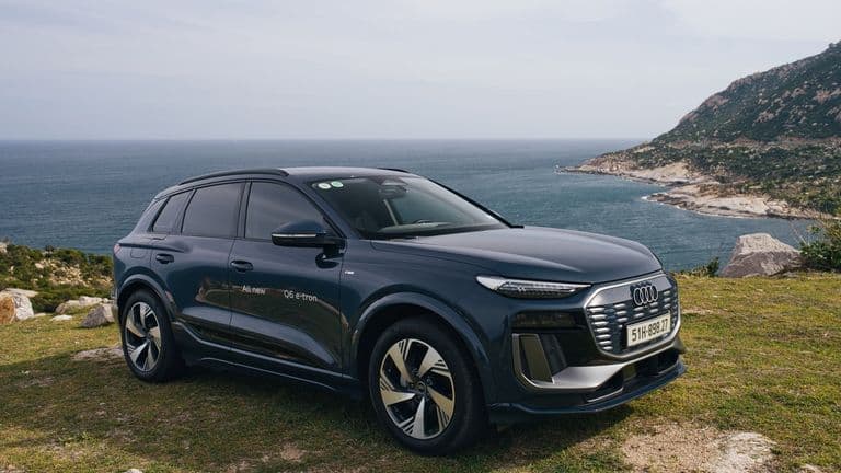 Audi Q6 e-tron 2026- SUV thuần điện hạng sang | 3,2 tỷ đồng