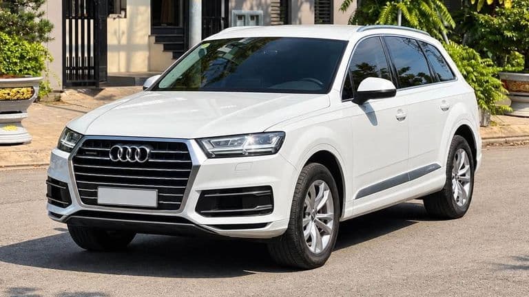 800 triệu: Chọn SUV phổ thông mới hay Audi Q7 2016 "sang - xịn - mịn" một thời?