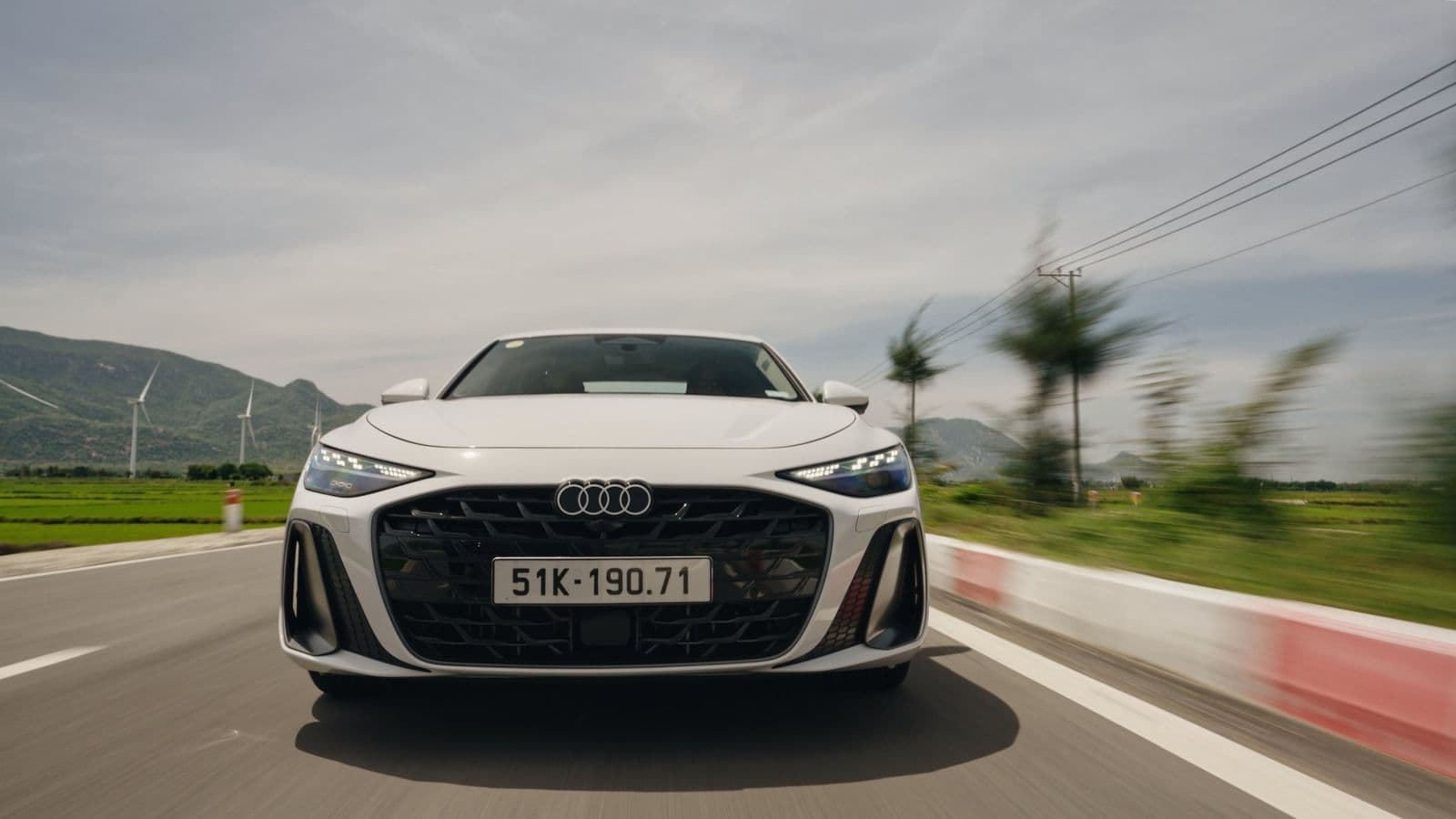 Audi A6 2026 - sedan hạng sang | 2,8 tỷ đồng