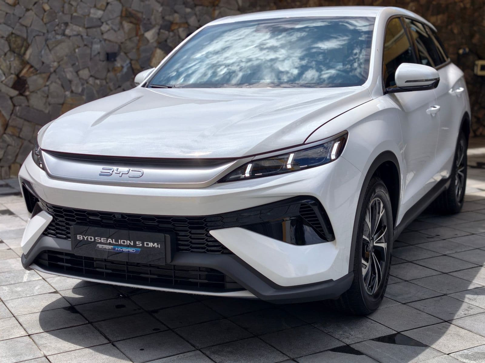 BYD Sealion 5 DM-i Essential: mức giá 659 triệu 'phá băng' phân khúc