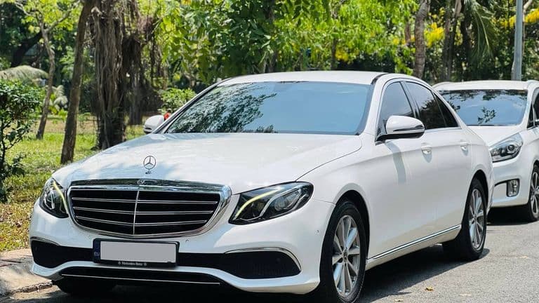 Mercedes-Benz E200 2019: Biến 'nỗi sợ' thành cơ hội sắm xe sang giá hời