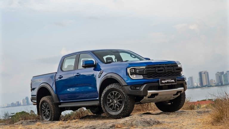 Ford Ranger Raptor máy xăng 3.0 V6 chốt giá 1,448 tỷ đồng tại Việt Nam