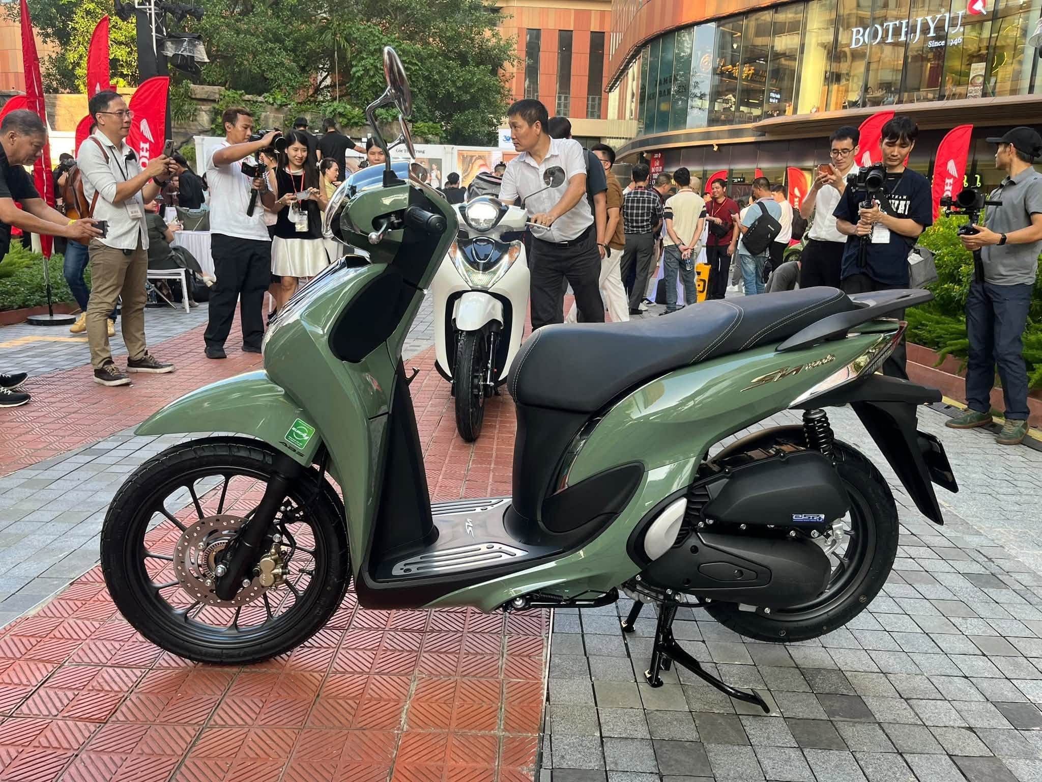Honda SH Mode 2026 ra mắt Việt Nam: giá cao, bình không mới, rượu vẫn cũ