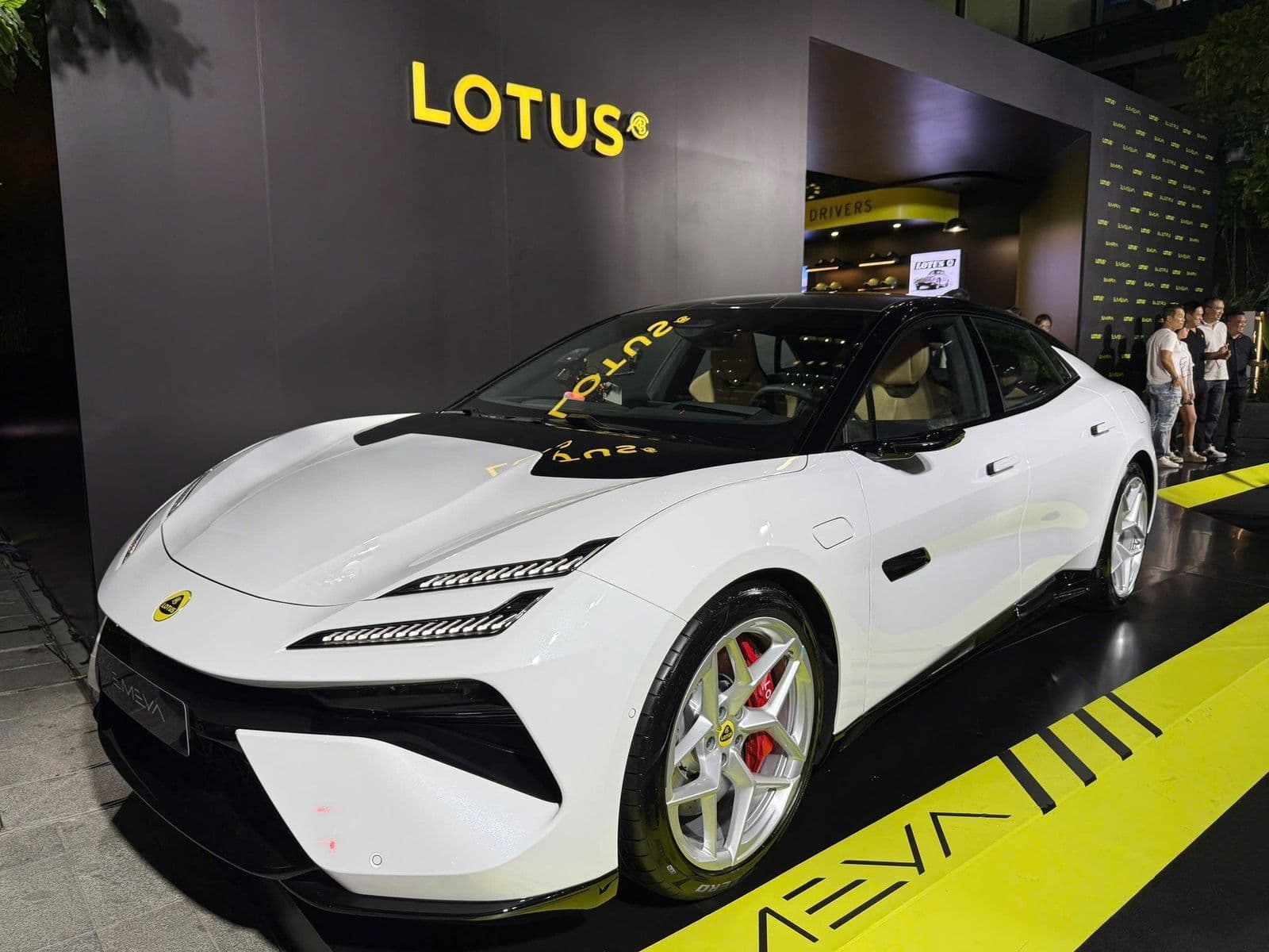 Loạt xe mới của Lotus tại Việt Nam: từ 4,48 - 12,88 tỷ đồng
