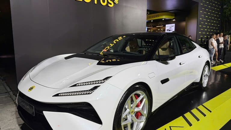 Loạt xe mới của Lotus tại Việt Nam: từ 4,48 - 12,88 tỷ đồng