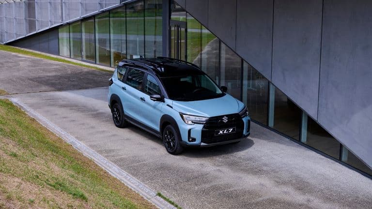 Suzuki XL7 ra mắt Việt Nam, giá từ 569,9 triệu đồng