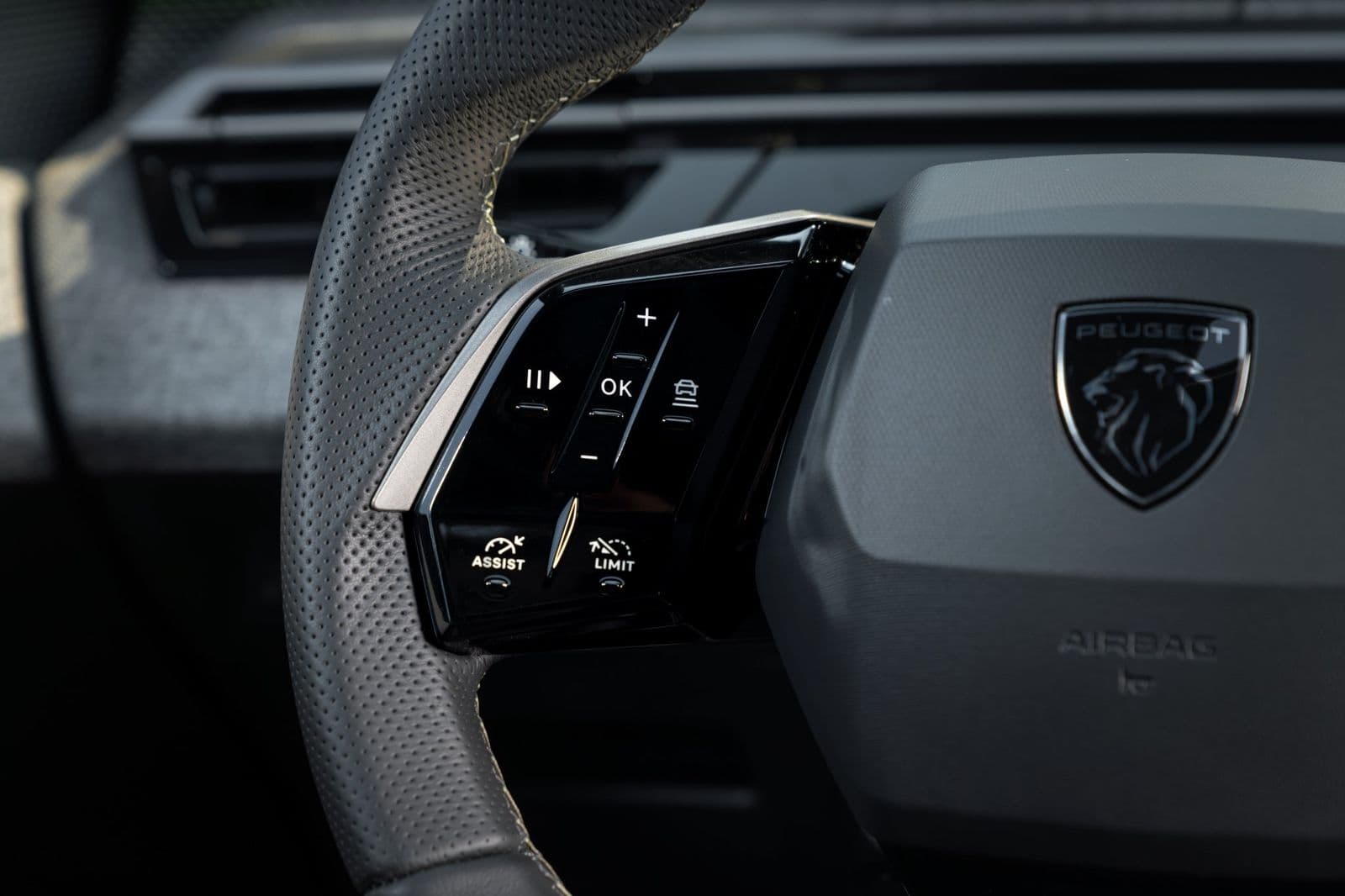 Peugeot 5008 GT thế hệ mới (2026) | 1,529 tỷ đồng