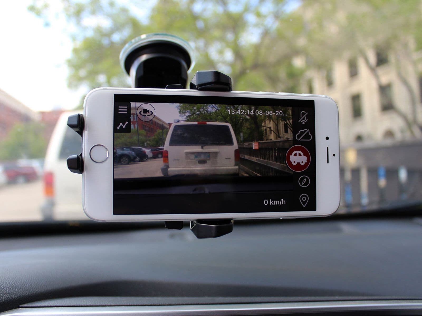 Cách biến điện thoại cũ thành camera hành trình