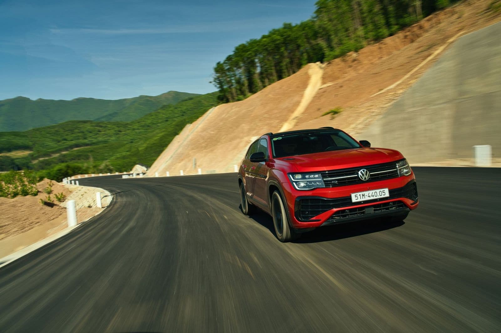 VOLKSWAGEN TERAMONT X PLATINUM 