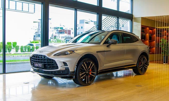 Aston Martin Martin DBX 2023