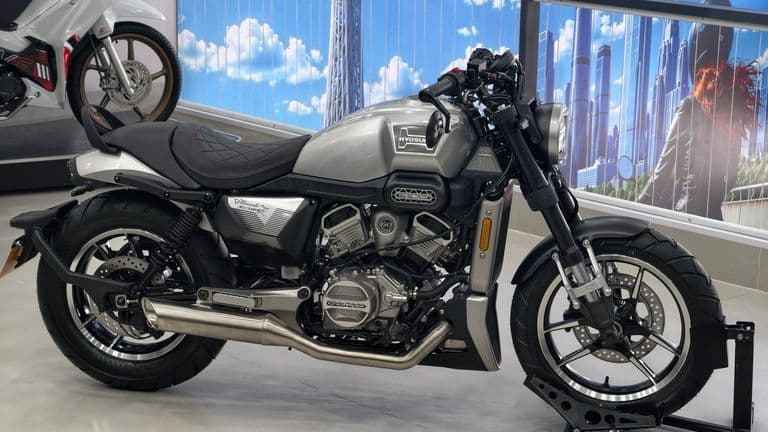 Hyosung GV350X về Việt Nam, giá 135 triệu đồng