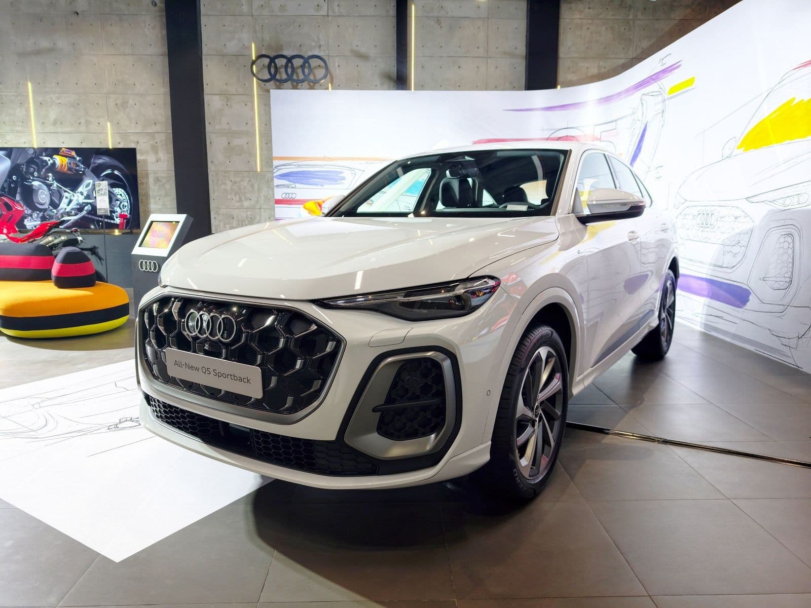 Chi tiết Audi Q5 thế hệ  mới, chào sân Việt Nam với giá 2,849 tỷ đồng