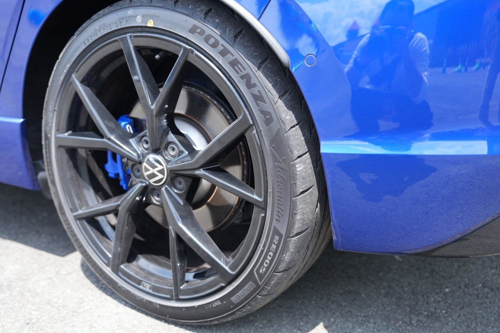 "Bào" lốp Bridgestone Potenza Adrenalin RE005 tới cực hạn tại Việt Nam