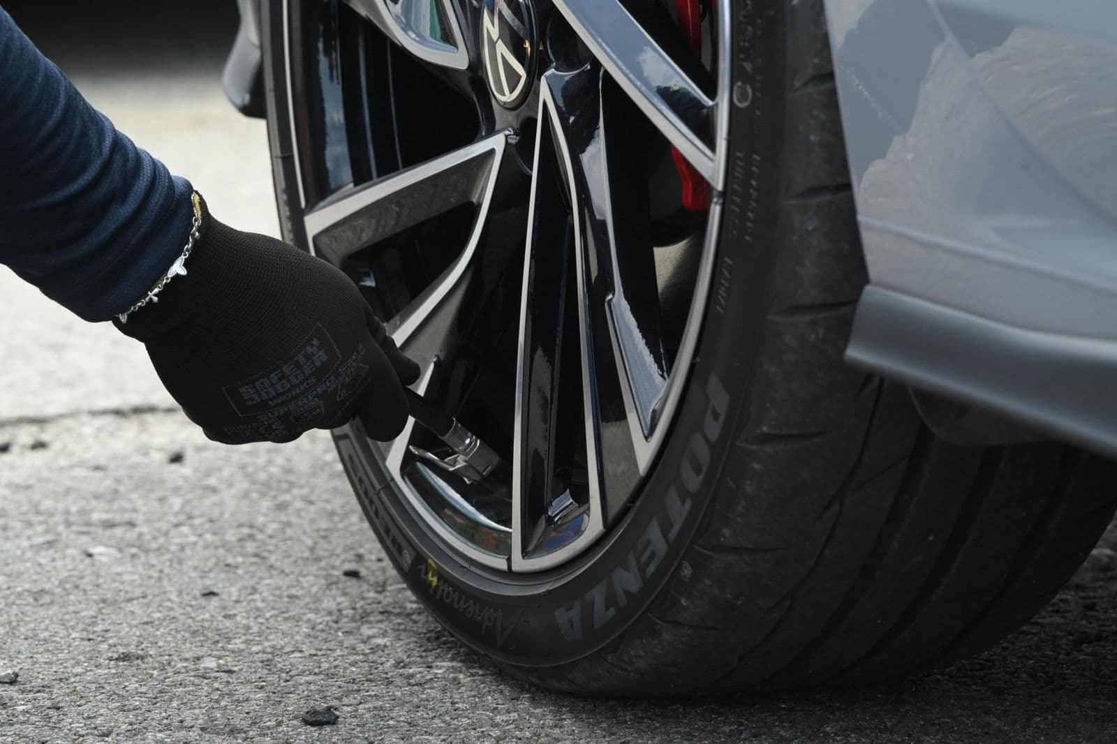Ra mắt lốp xe thể thao Bridgestone Potenza Adrenalin RE005 tại Việt Nam