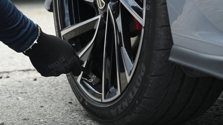 Ra mắt lốp xe thể thao Bridgestone Potenza Adrenalin RE005 tại Việt Nam