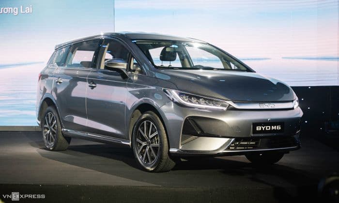 BYD M6 2024