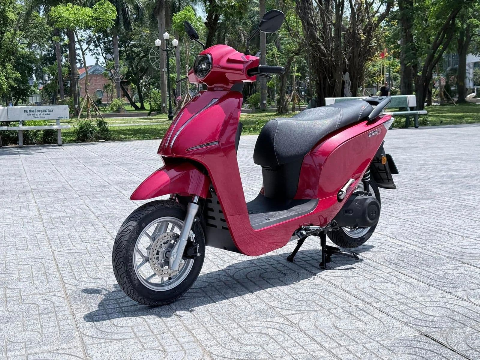 Thực tế Dat Bike Era: Cốp "khủng" 50L, sạc 15 phút đi 30 km, giá từ 29,9 triệu đồng