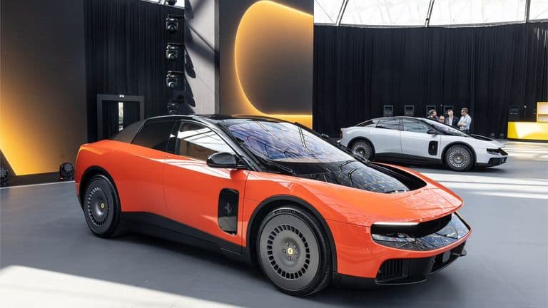 Xe điện Ferrari Luce: chống lại cả thế giới "màn hình", phá vỡ quy chuẩn điện hóa