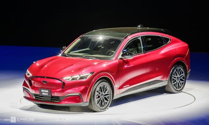 Ford Mustang Mach-E 2025
