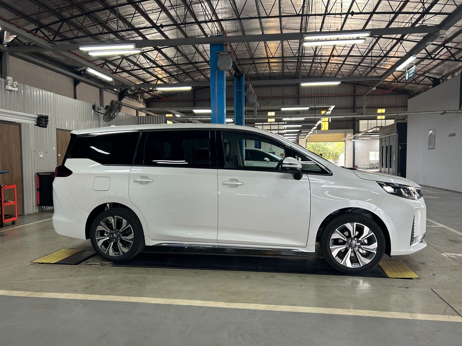 GAC M6 PRO - cửa nào cho MPV Trung Quốc tại Việt Nam?
