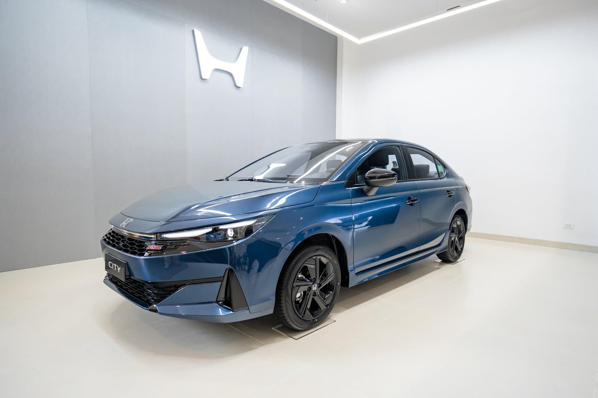 Xem thực tế Honda City 2026 về đại lý Việt Nam, đã bỏ lốp dự phòng