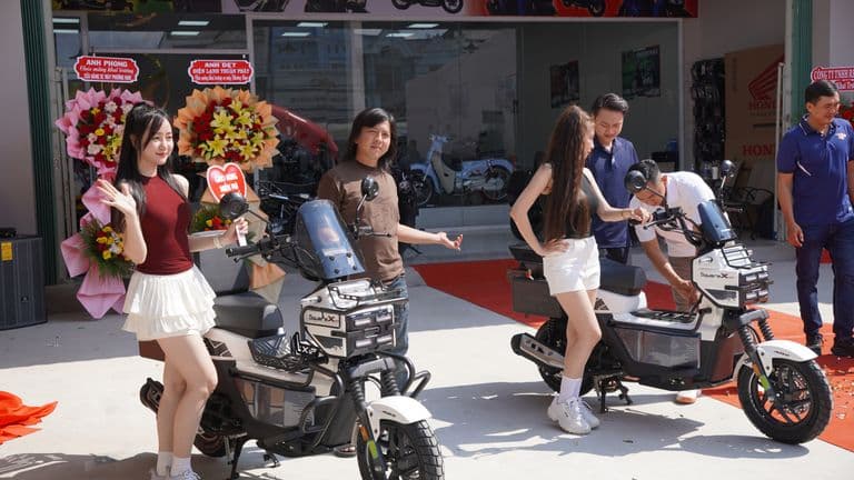Phương Nam Cà Mau khai trương, nổ 'bom tấn' lô xe Honda Square X125 giá tốt