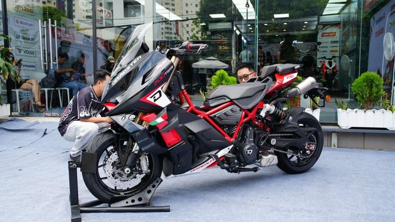 Loạt xe Italjet bản đặc biệt về Việt Nam, số lượng giới hạn