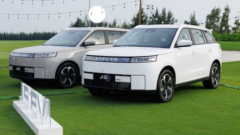 Jaecoo J5 gây 'sốc' với giá bán từ 499 triệu đồng
