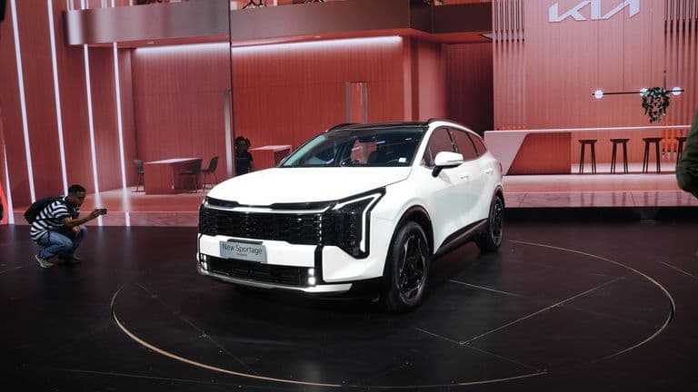 Nhìn tận mắt Kia Sportage 2026 tại Việt Nam, sẽ có thêm động cơ hybrid