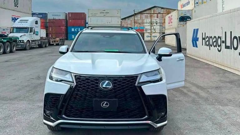 Lexus LX 700h F Sport đầu tiên cập cảng Việt Nam: SUV hybrid 457 mã lực