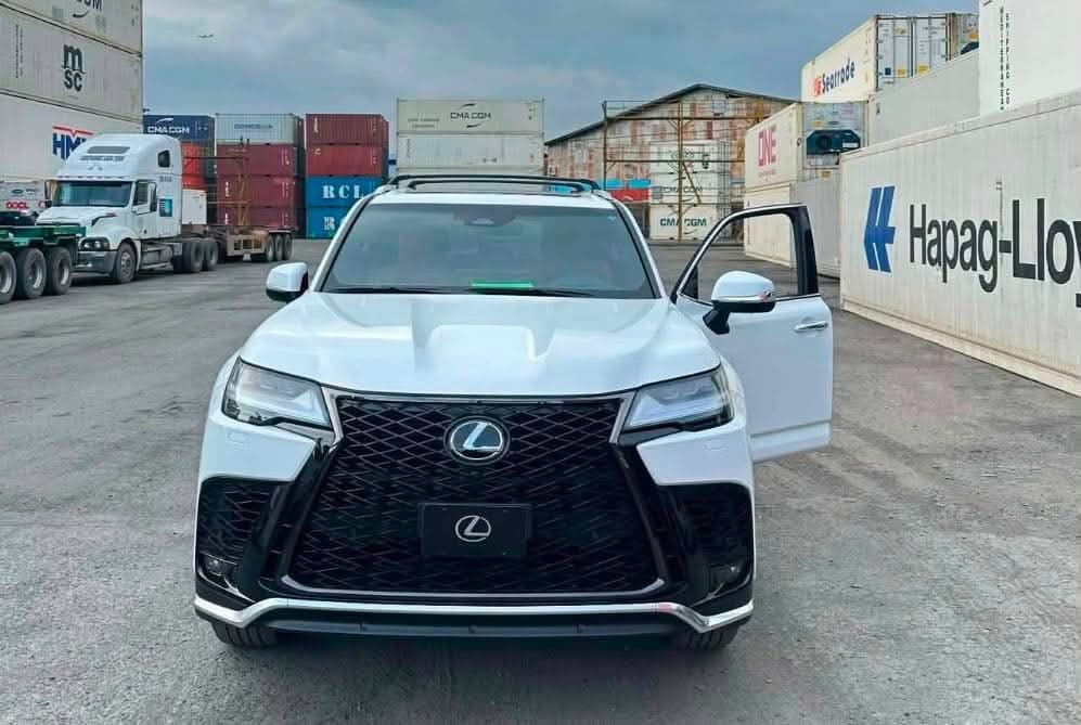 Lexus LX 700h F Sport đầu tiên cập cảng Việt Nam: SUV hybrid 457 mã lực