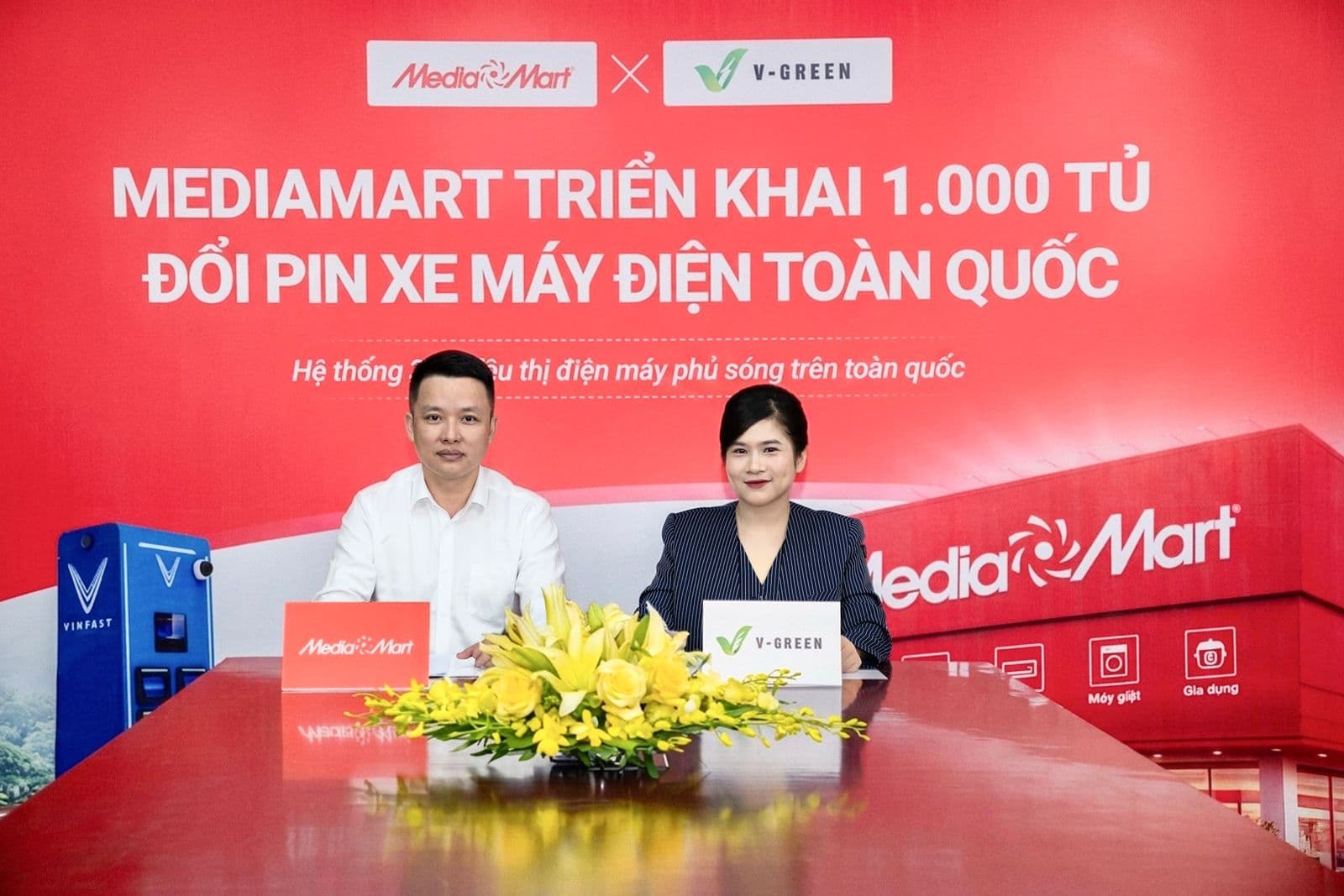 330 siêu thị điện máy MediaMart mở thêm 1.000 tủ đổi pin VinFast