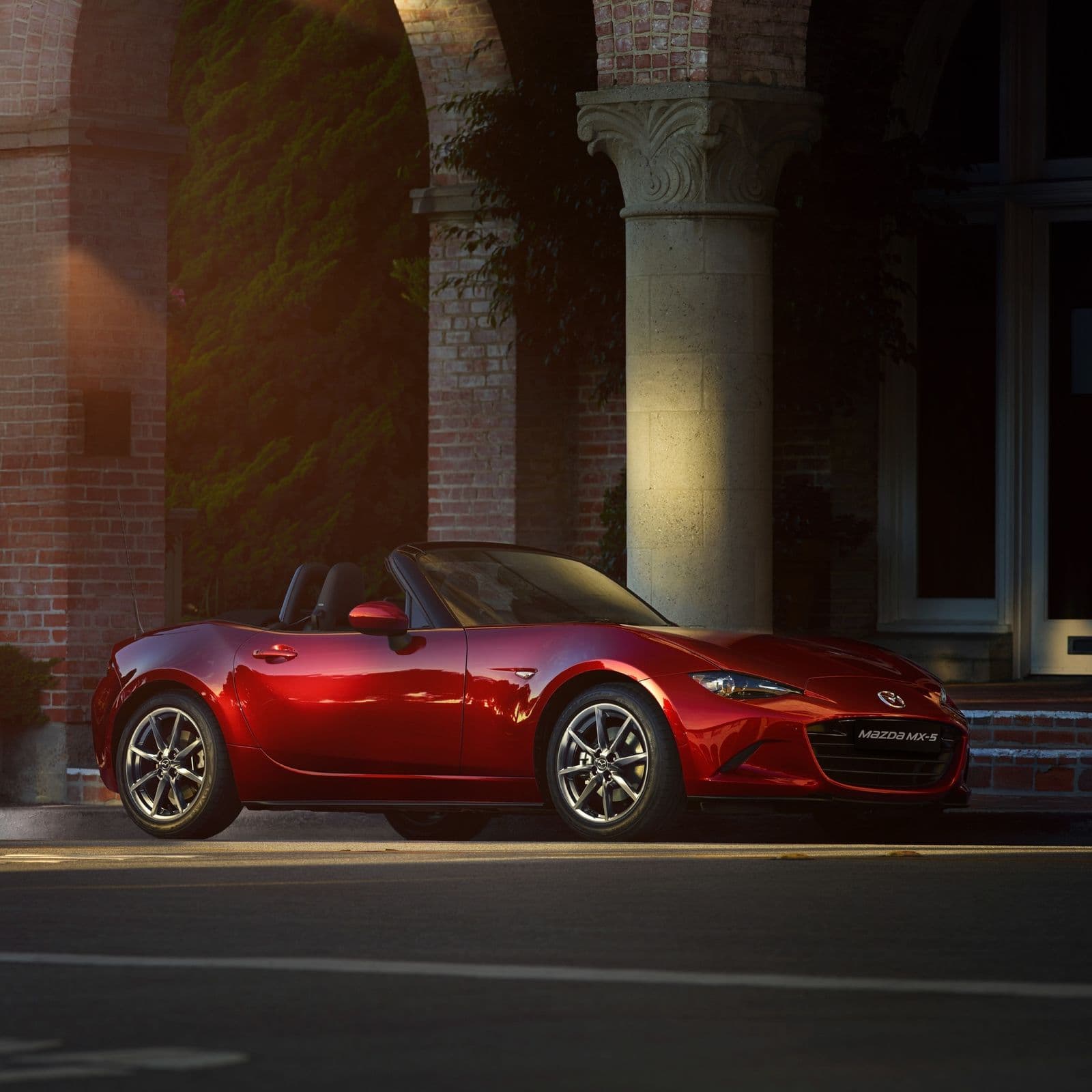 Mazda MX-5 nhận đặt cọc tại Việt Nam, giá dự kiến 1,359 tỷ đồng