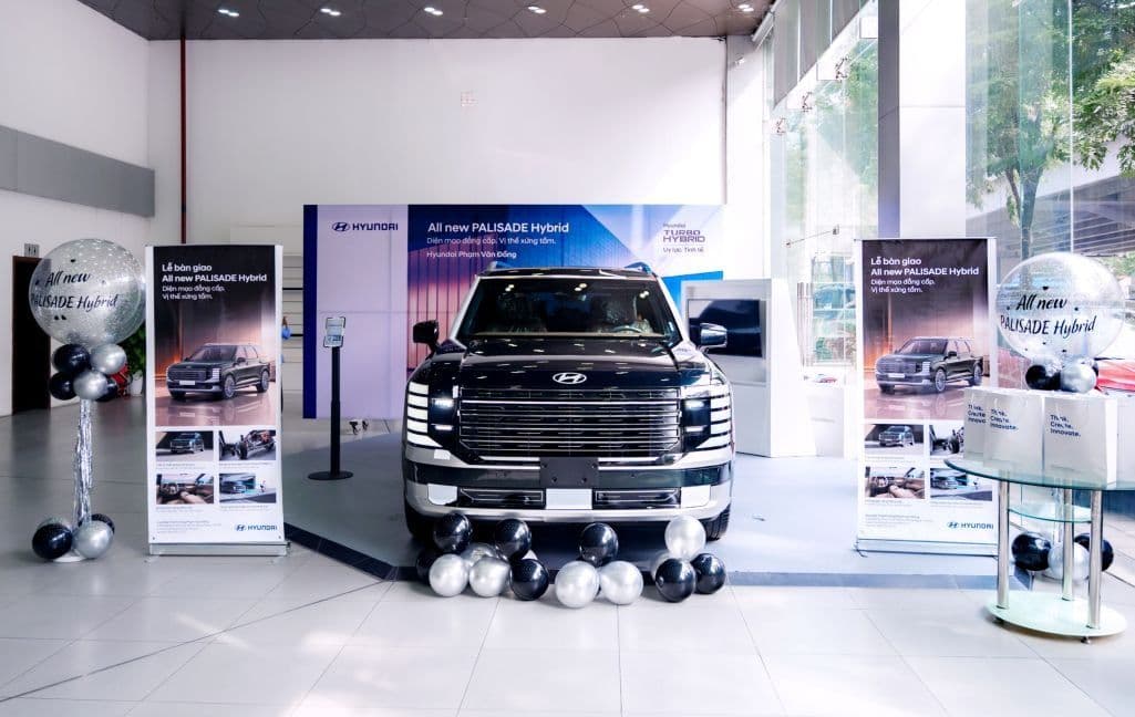 Hyundai Palisade Hybrid bắt đầu bàn giao tại Việt Nam, khách miền Bắc nhận xe từ 30/10