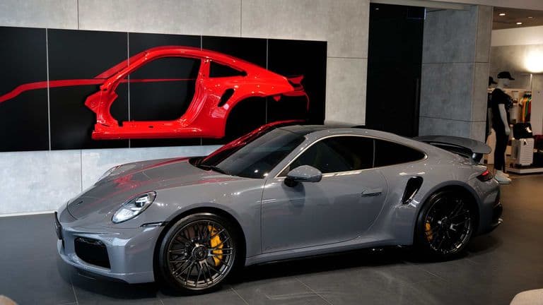 Siêu phẩm Porsche 911 Turbo S chính hãng, giá hơn 20 tỷ về Việt Nam