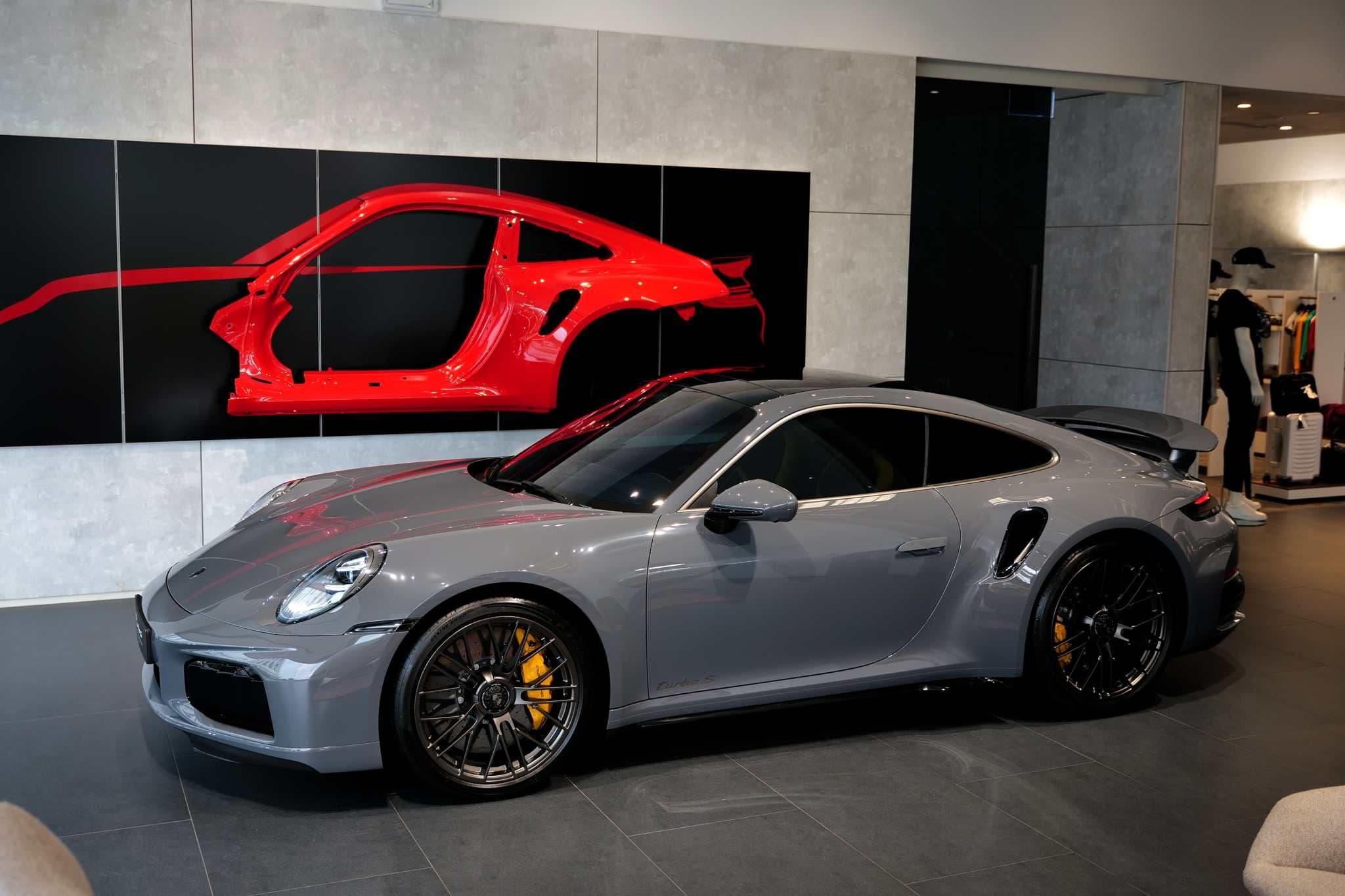 Siêu phẩm Porsche 911 Turbo S chính hãng, giá hơn 20 tỷ về Việt Nam